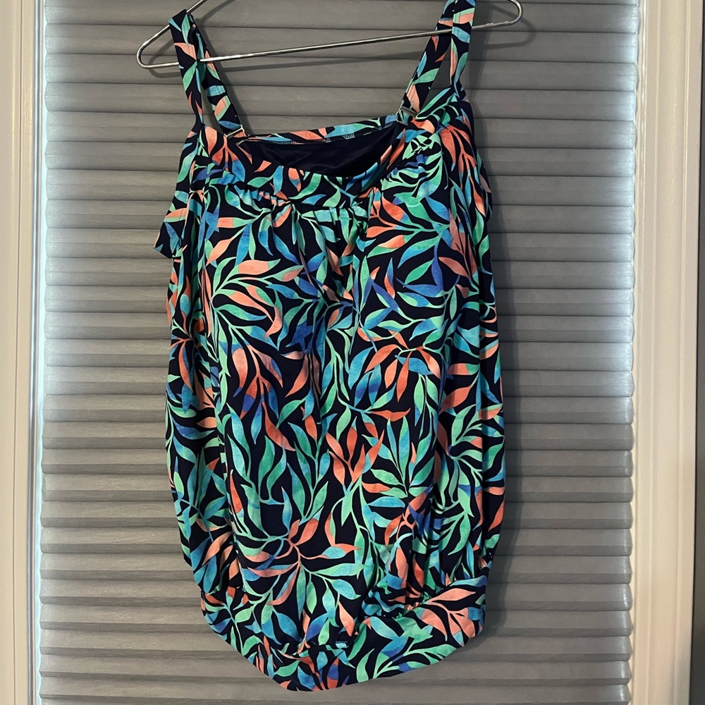 Lands end womens plus bathing suit top.